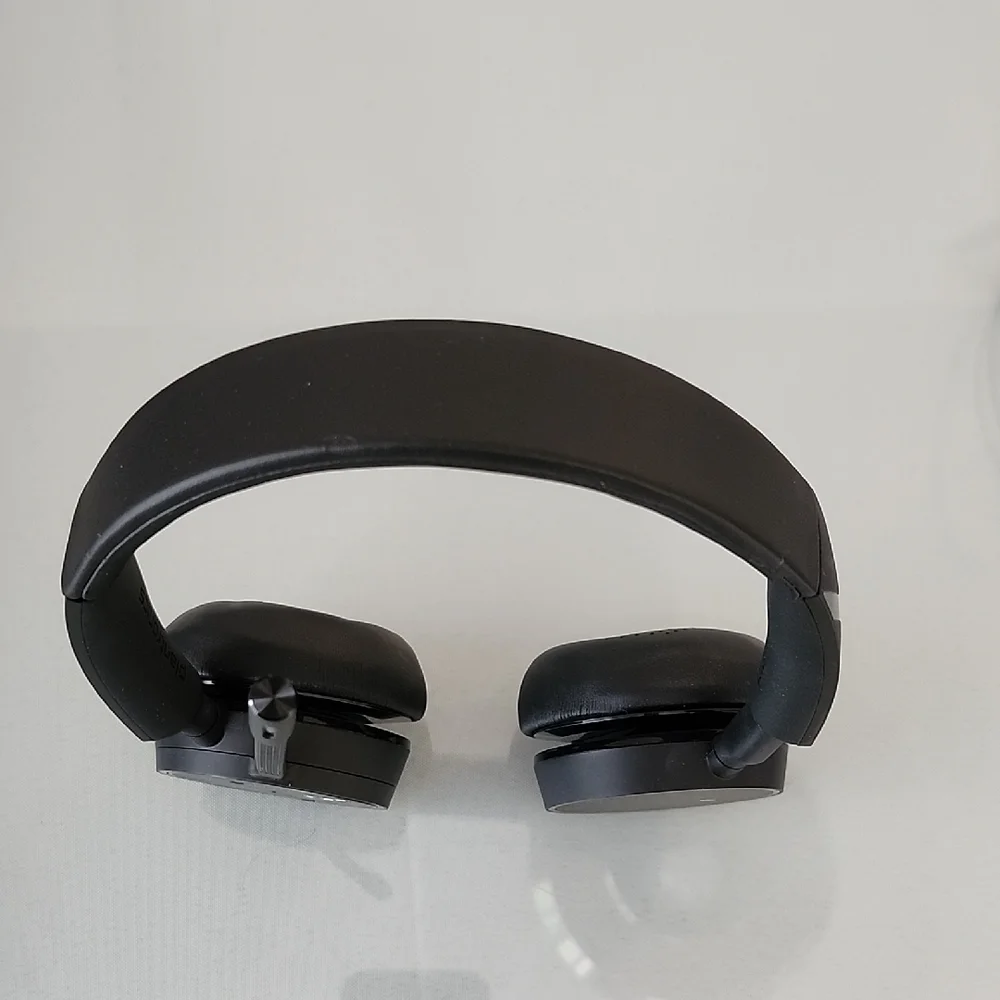Plantronics Voyager 4220 UC Wireless Bluetooth Headset LIKE NEW